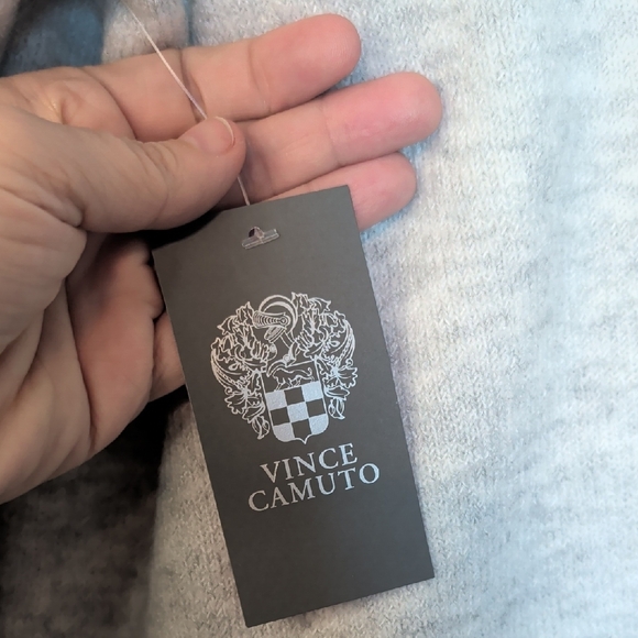 Vince Camuto Light Gray V-Neck Sweater - Picture 3 of 6